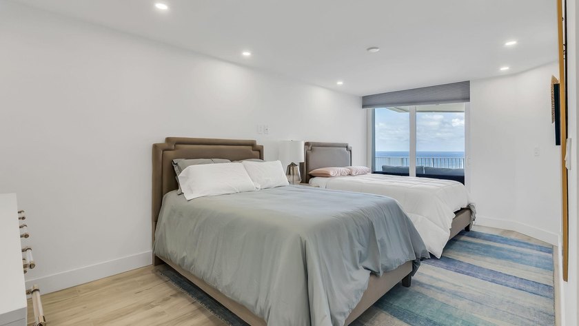 Welcome to this stunning turnkey 2-bedroom, 2-bathroom condo - photo 24