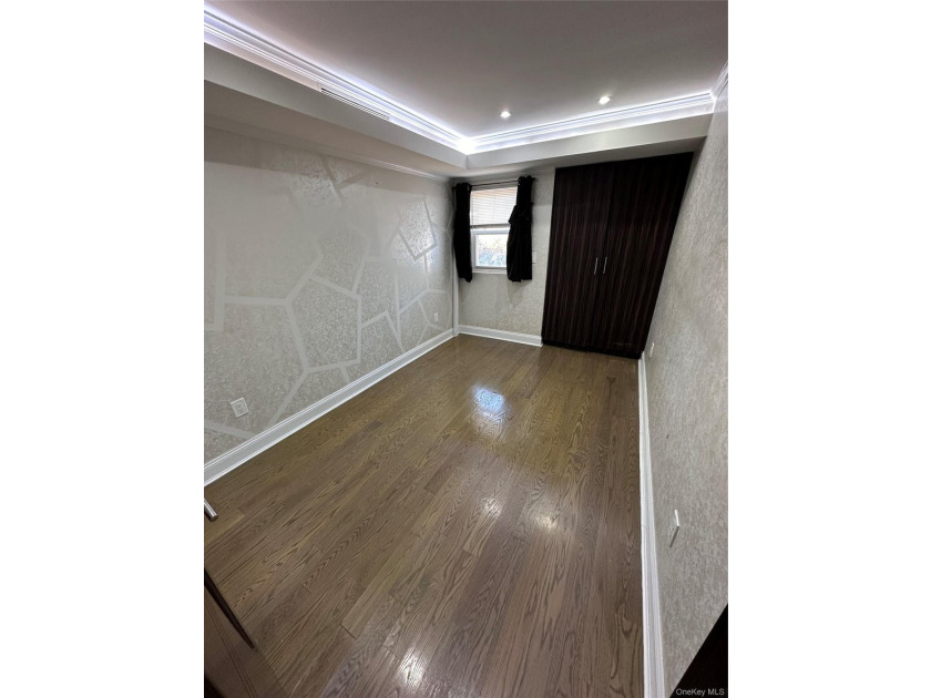 Attention Investors! Newly renovated condo for sale with a - photo 7
