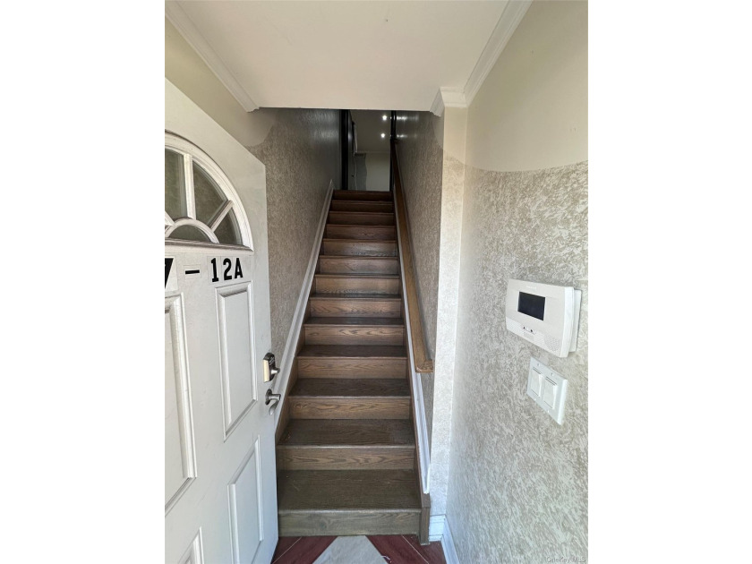 Attention Investors! Newly renovated condo for sale with a - photo 9