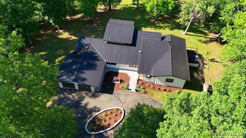 Beautiful Private Point Lake Retreat on the Roanoke River - photo 33