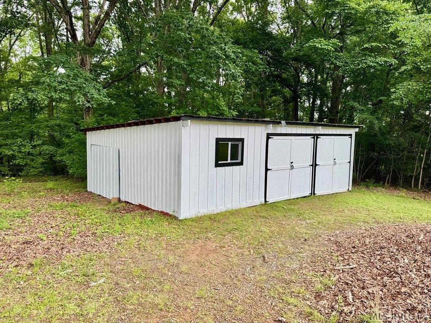 Beautiful Private Point Lake Retreat on the Roanoke River - photo 37