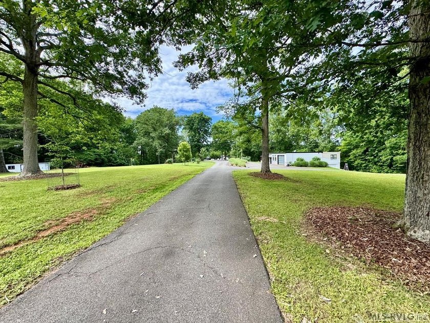 Beautiful Private Point Lake Retreat on the Roanoke River - photo 43