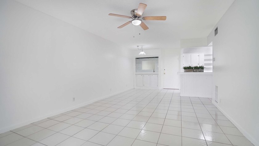Beautiful peaceful courtyard view. Two bedroom /Two bath first - photo 7