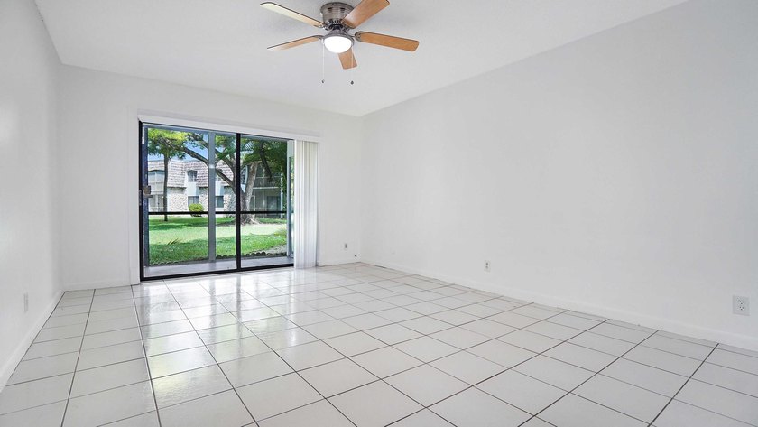 Beautiful peaceful courtyard view. Two bedroom /Two bath first - photo 10