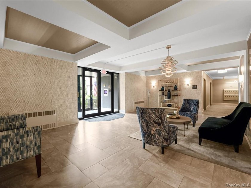 Welcome to this remarkably spacious, 540-square-foot residence - photo 4