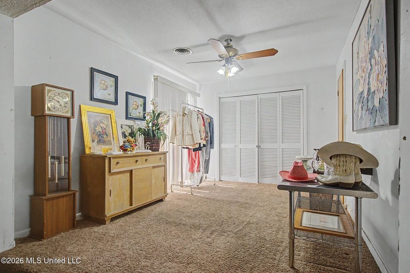 Nestled in a picturesque, park-like setting, this spacious 3,297 - photo 13