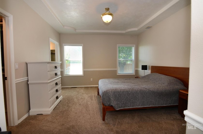 This charming, turn-key former parade home is completely move-in - photo 18