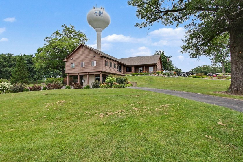Opportunity awaits at 1964 Loganberry Lane! This spacious - photo 21