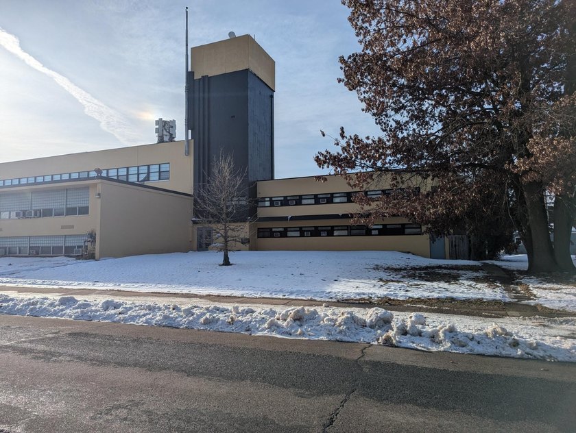Specialty Building offering three floors of offices, large class - photo 2