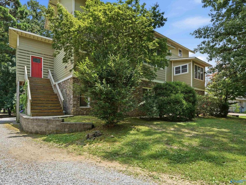 Rare opportunity to own a beautiful waterfront home on Lake - photo 6