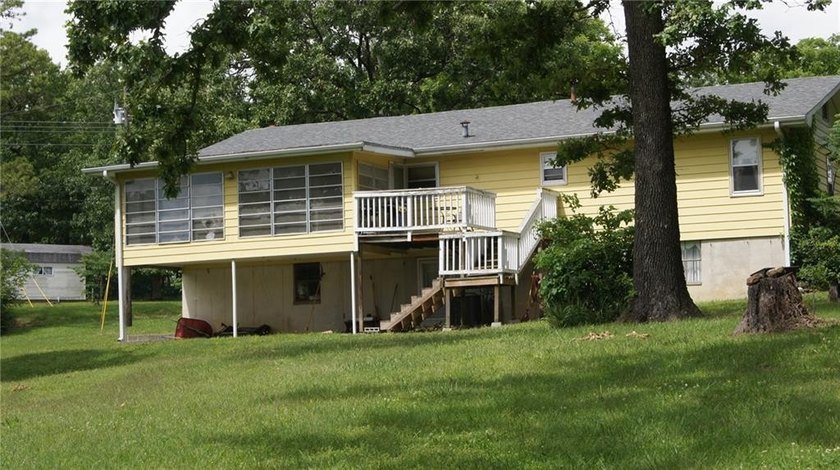 Solid 2-bedroom ranch on 1.5 acres with beautiful views and - photo 3