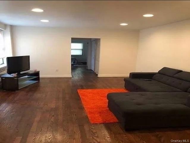 Fantastic 1-bedroom, 1-bath apartment ideally located in - photo 4