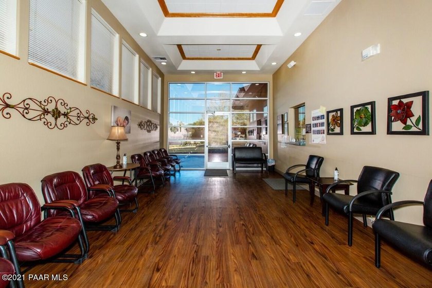 Single-Tenant NNN Investment Opportunity offered at $1,600,000 - photo 14