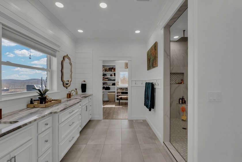 Classy, luxurious comfort with panoramic views of Dale Hollow - photo 15