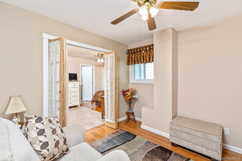 Welcome to 276 Parkway Drive in the Peconic River Park community - photo 19