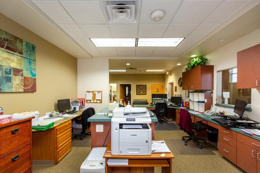 Single-Tenant NNN Investment Opportunity offered at $1,600,000 - photo 21