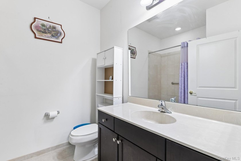 Welcome to 33 Greentree Court, a beautifully appointed - photo 22