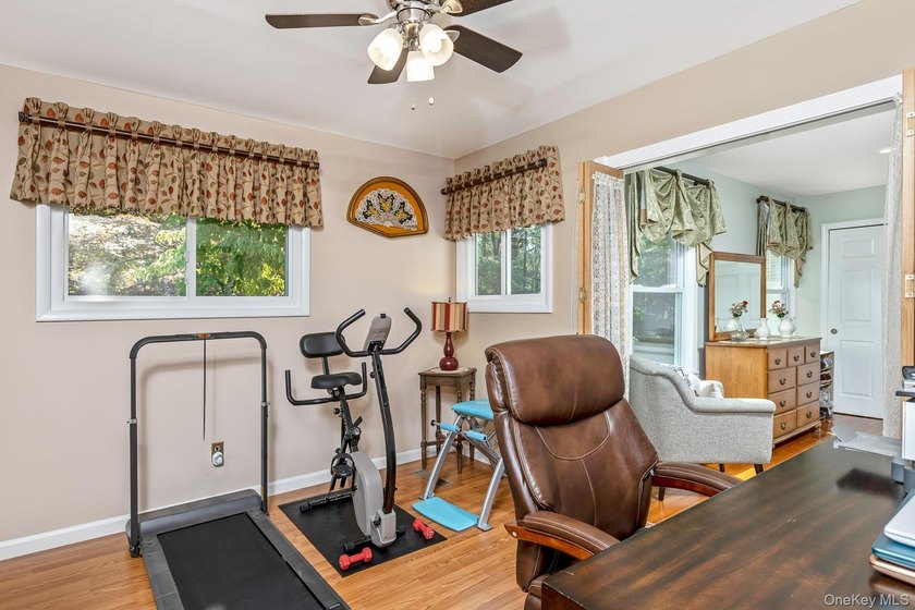 Welcome to 276 Parkway Drive in the Peconic River Park community - photo 23