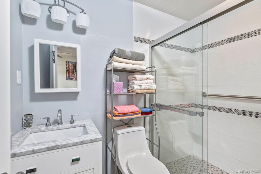 Welcome to 276 Parkway Drive in the Peconic River Park community - photo 25
