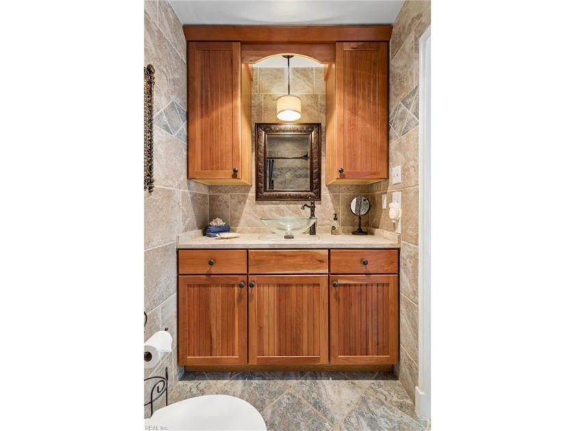 Step into this beautifully updated condo just in time for summer - photo 26