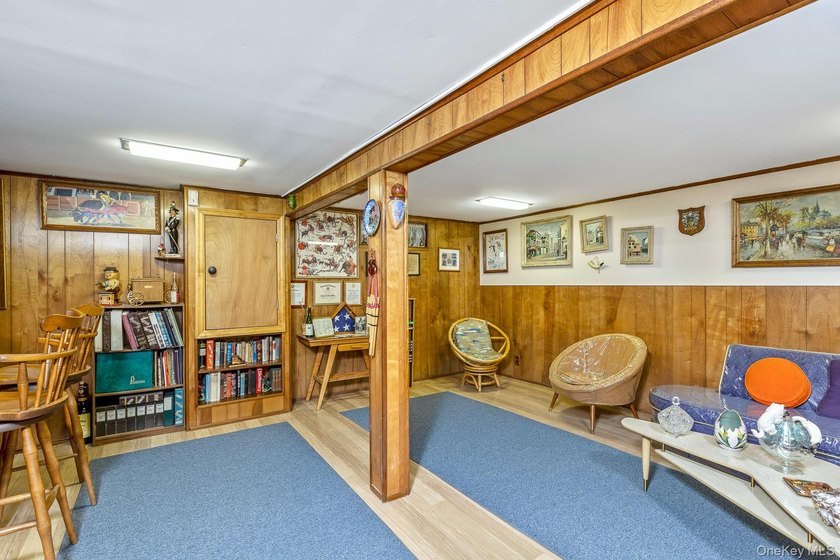Welcome to 276 Parkway Drive in the Peconic River Park community - photo 27