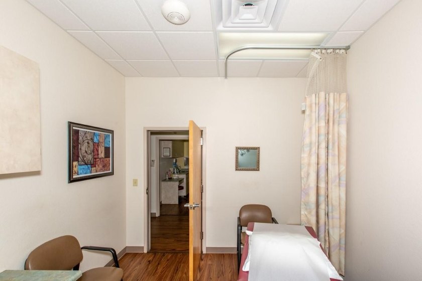 Single-Tenant NNN Investment Opportunity offered at $1,600,000 - photo 28