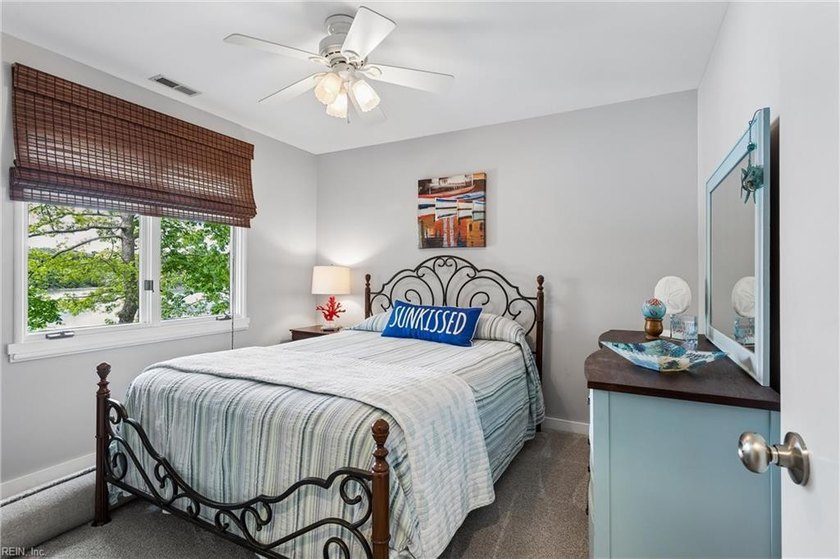 Step into this beautifully updated condo just in time for summer - photo 29