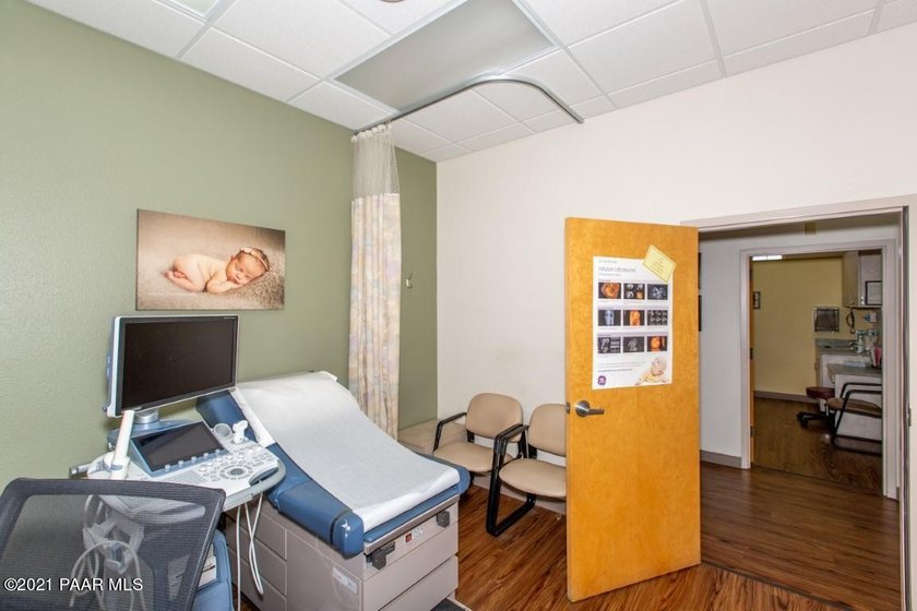 Single-Tenant NNN Investment Opportunity offered at $1,600,000 - photo 30