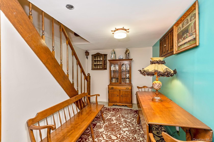 Welcome to 276 Parkway Drive in the Peconic River Park community - photo 31