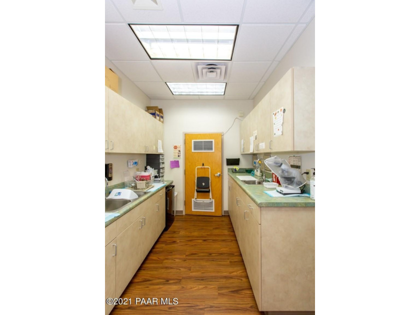Single-Tenant NNN Investment Opportunity offered at $1,600,000 - photo 33