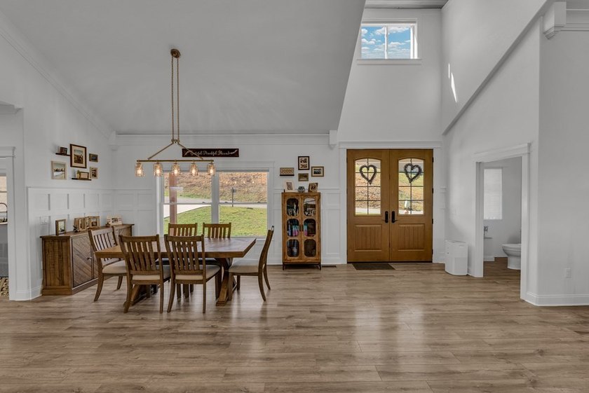 Classy, luxurious comfort with panoramic views of Dale Hollow - photo 33