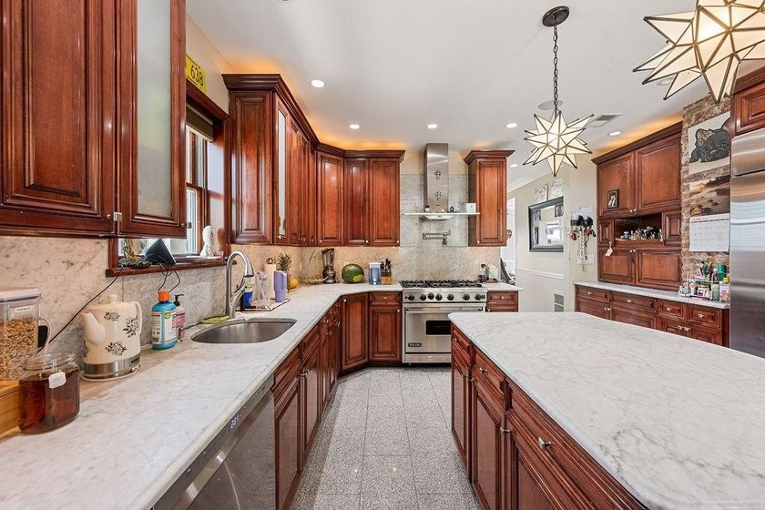 Welcome to 296 Edgewater Street, an extraordinary luxury - photo 11