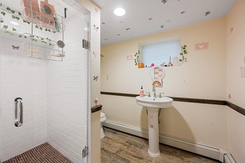 Welcome to 296 Edgewater Street, an extraordinary luxury - photo 27