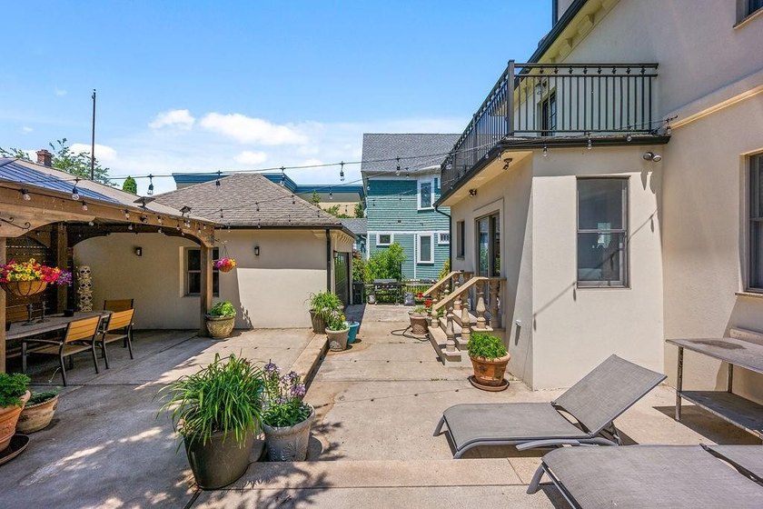 Welcome to 296 Edgewater Street, an extraordinary luxury - photo 35
