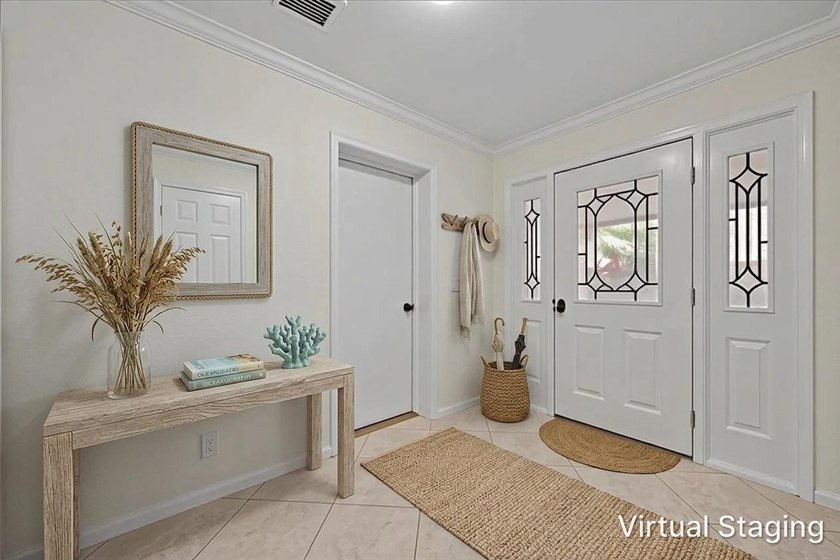 Immaculate and move in ready, this light and bright first floor - photo 5