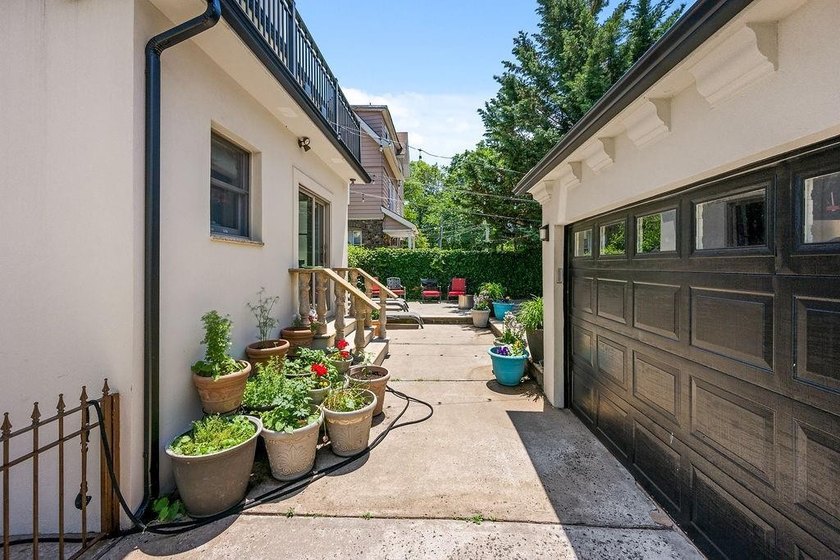 Welcome to 296 Edgewater Street, an extraordinary luxury - photo 36