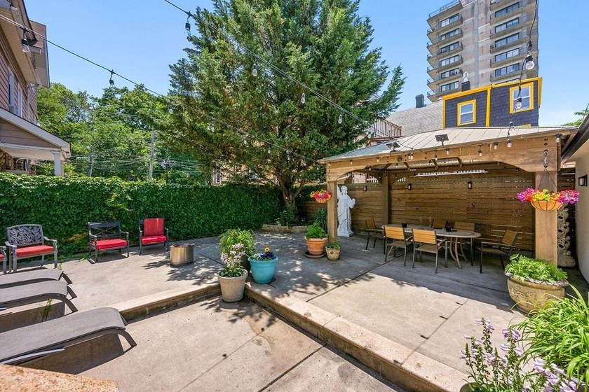 Welcome to 296 Edgewater Street, an extraordinary luxury - photo 38