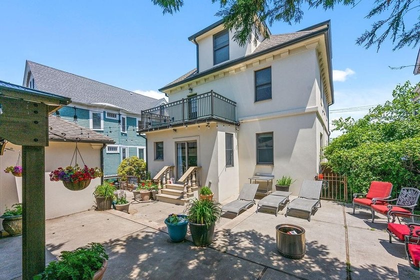 Welcome to 296 Edgewater Street, an extraordinary luxury - photo 40