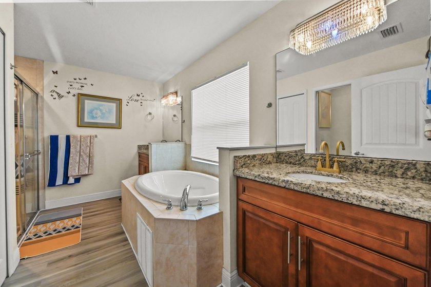 Welcome to this beautiful Port St. Lucie 4 bedrooms and 2 - photo 14