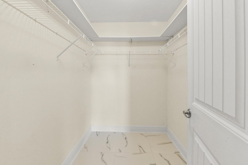 Welcome to this beautiful Port St. Lucie 4 bedrooms and 2 - photo 16