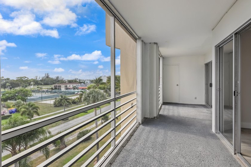 HURRY! THIS UPDATED, BRIGHT, CORNER CONDO IS PRICED BELOW MARKET - photo 21