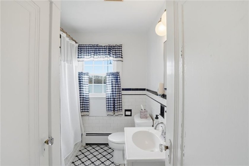 Fabulous water front home in the heart of the East Bay with - photo 22