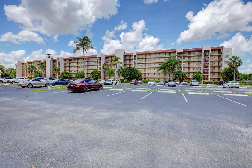 HURRY! THIS UPDATED, BRIGHT, CORNER CONDO IS PRICED BELOW MARKET - photo 23