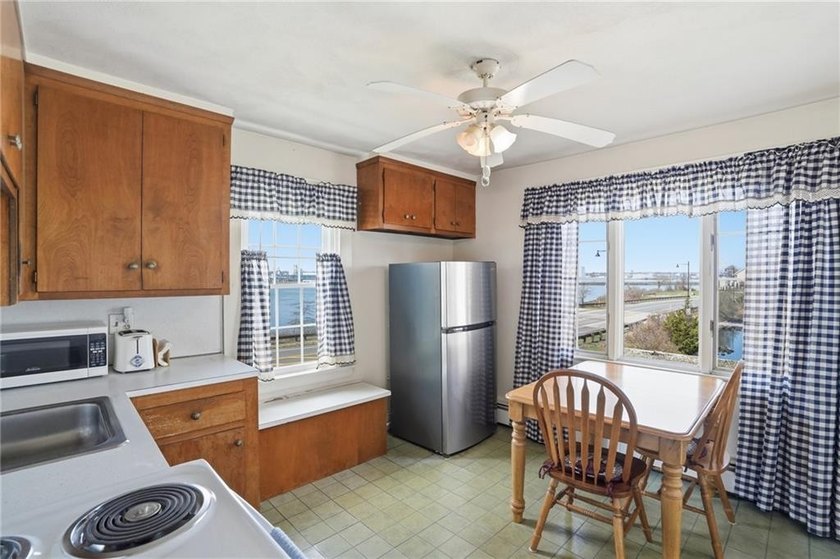 Fabulous water front home in the heart of the East Bay with - photo 24