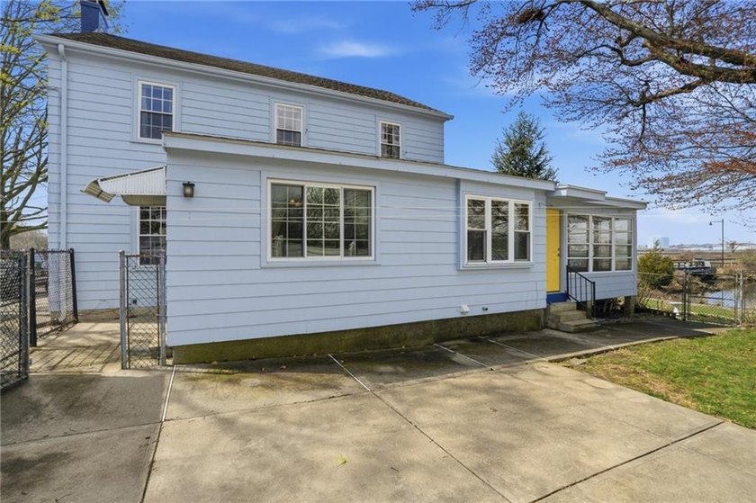 Fabulous water front home in the heart of the East Bay with - photo 26