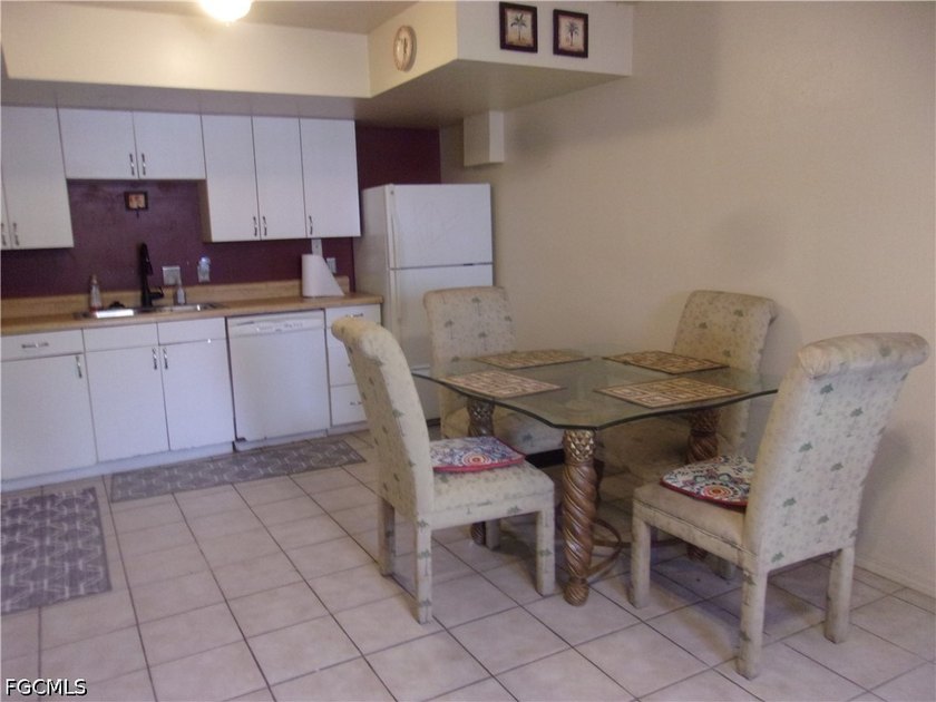 Single bedroom, one shower Condominium, this first-floor unit in - photo 4