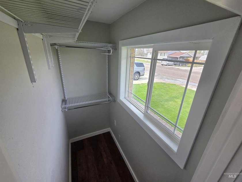 Located in an established low traffic area of Rupert, close to - photo 11