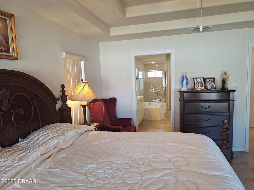 OUTSTANDING &amp; RARE VANACORE CUSTOM HOME-Gorgeous Hibiscus 1 - photo 8