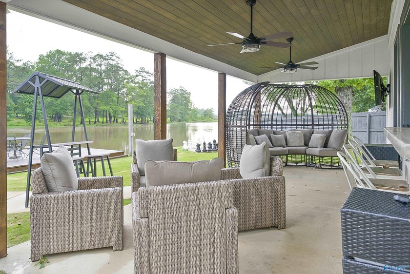 Waterfront Property in RBC! Completely Renovated, Almost new! - photo 7