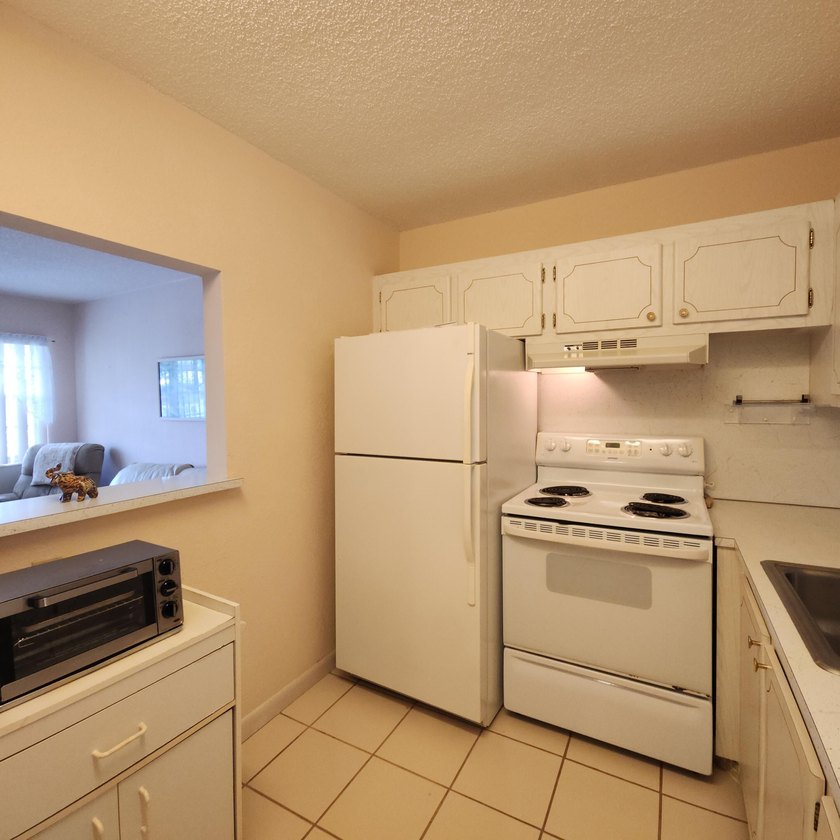 Great value for this sparkling professional cleaned condo. Walk - photo 7